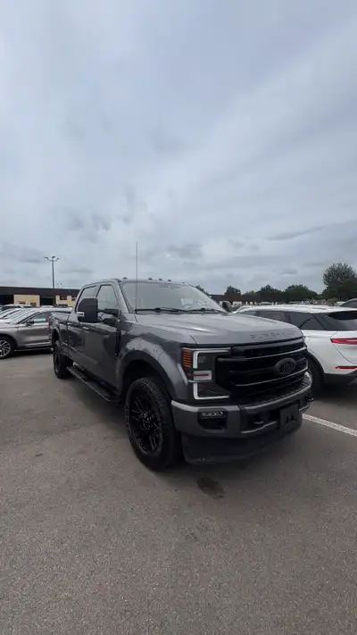 GAS ENGINE NOT DIESEL 2021 F250 Lariat Loaded With - Carplay - Remote Start - Heated and Ventilated...