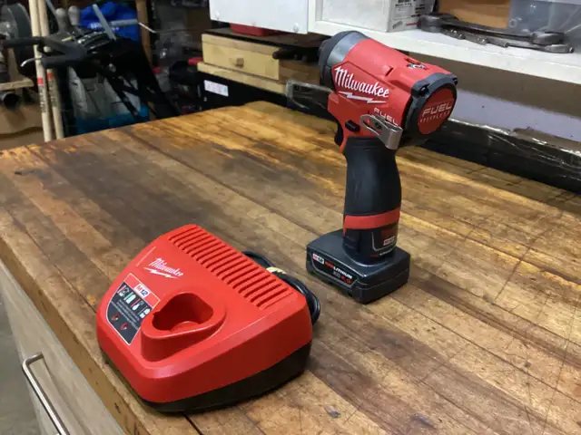 MILWAUKEE M12 GEN 3 FUEL BRUSHLESS 1/4” HEX IMPACT DRIVER KIT in Power Tools in Barrie - Image 5