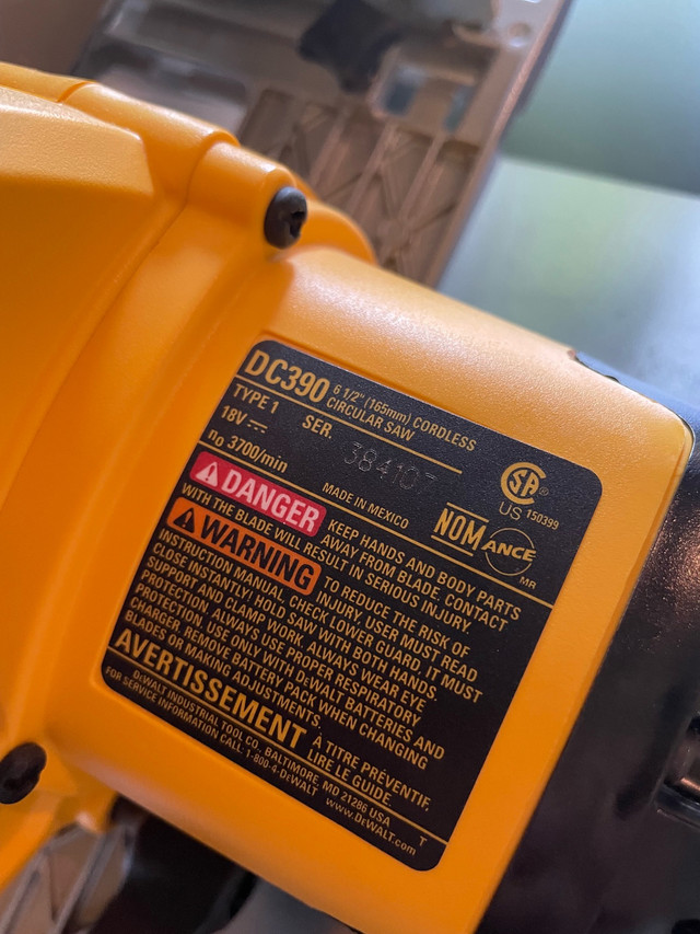 Cordless Circular Saw DC390 in Hand Tools in Hamilton - Image 2