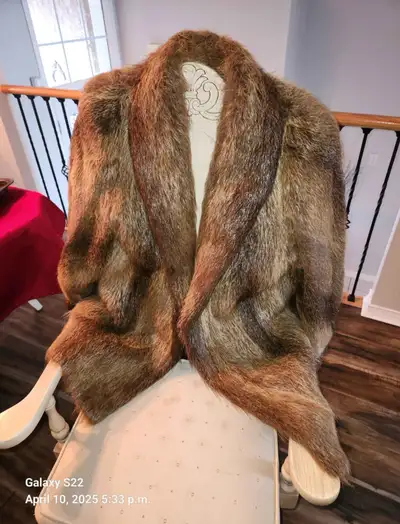 Natural otter. Size medium Just 7,8 time used