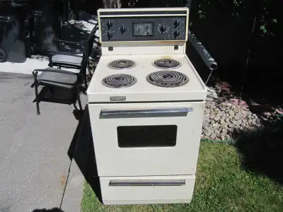 Whirlpool WCI Canada Electric Stove Great For Movie Sets 1980s, View more