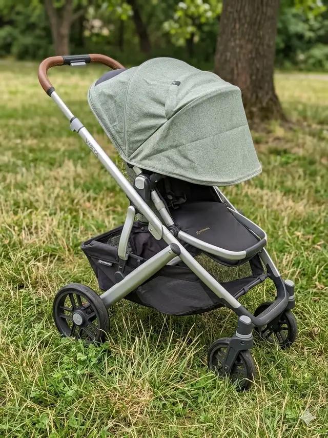 UppaBaby Vista V2 stroller with bassinet & lots of accessories