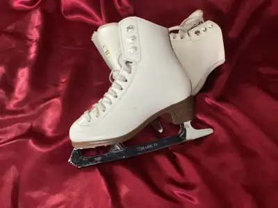 Jackson Artiste figure skates, View more
