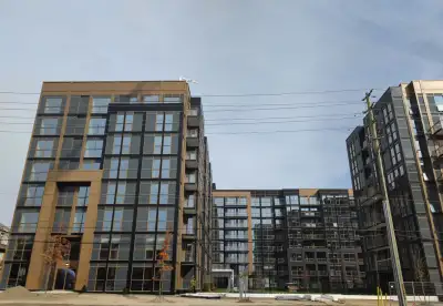 Luxurious, Modern Unit In "NUVO" Condos in West Oakville. Featuring Bright Open Concept 2 Bedrooms &...