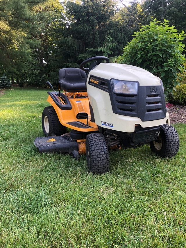 lawn Tractor, riding lawnmower Lawnmowers & Leaf Blowers Oshawa
