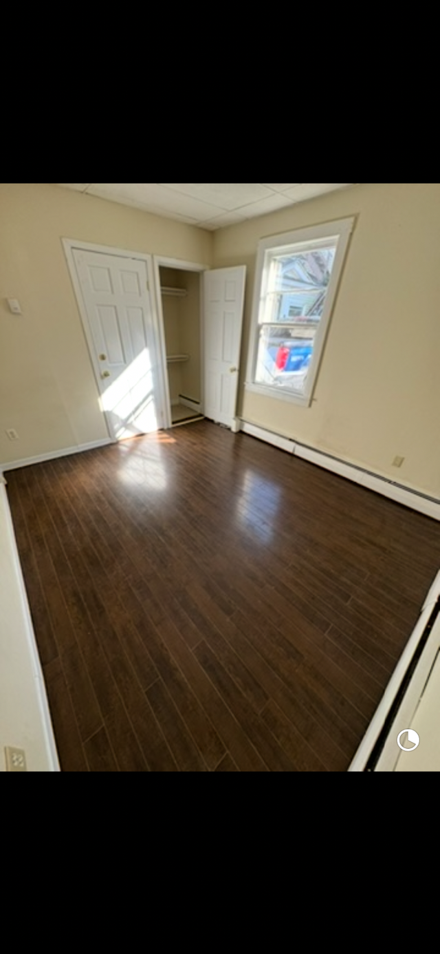 515 Charlotte St., A, Room 1