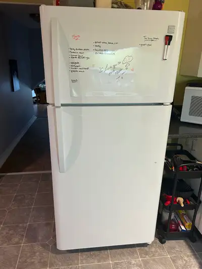 Frigidaire à vendre, View more