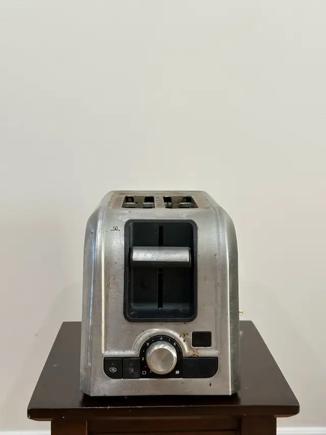 Oster Toaster in Toasters & Toaster Ovens in Markham / York Region - Image 2