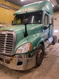 2010 cascadia for parts