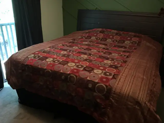 Comforter in Bedding in Parksville / Qualicum Beach - Image 2