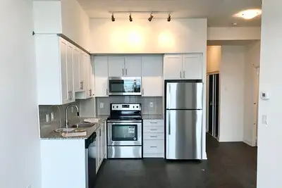 This Bright And Spacious 1 Bedroom, 1 Bathroom Suite Offers Modern Living In An Unbeatable Location....