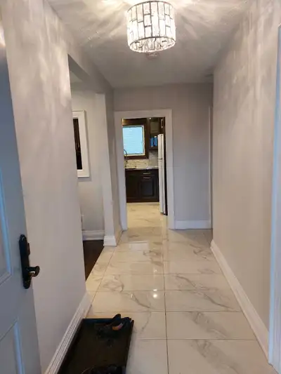 Gorgeous 3-Bedroom Main Floor Home – Dufferin & Lawrence Area Beautiful and spacious main-floor unit...