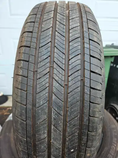 4 X 225/60R18 Michelin Primacy A/S Etat : Take Off ( comme neuf ) Prix : 820$