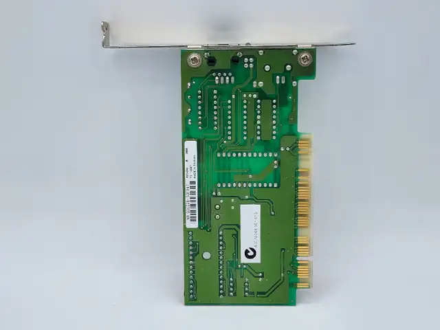 Vintage SMC Ezcard SMC1208T PCi Ethernet card adapter/carte SMC in System Components in West Island - Image 3