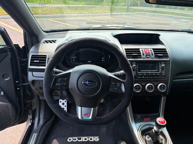 Subaru Sti — photo 5