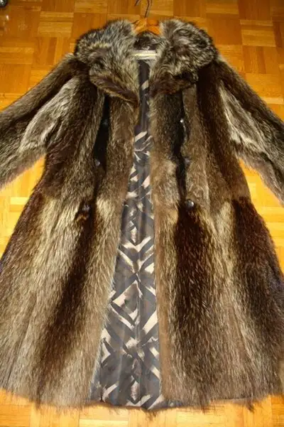 Manteau fourrure chat sauvage/Racoon fur coat ladies small,smoke, View more