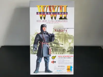 DRAGON 12 WWII Kursk Vassily Tank Commander Figure, View more