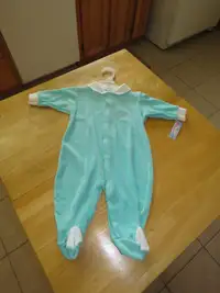 Pyjama NEUF turquoise pour bébé, jusqu'à 20 lbs