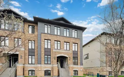2 Bedrooms - Exec Terrace Home for rent in Orleans (Ottawa)
