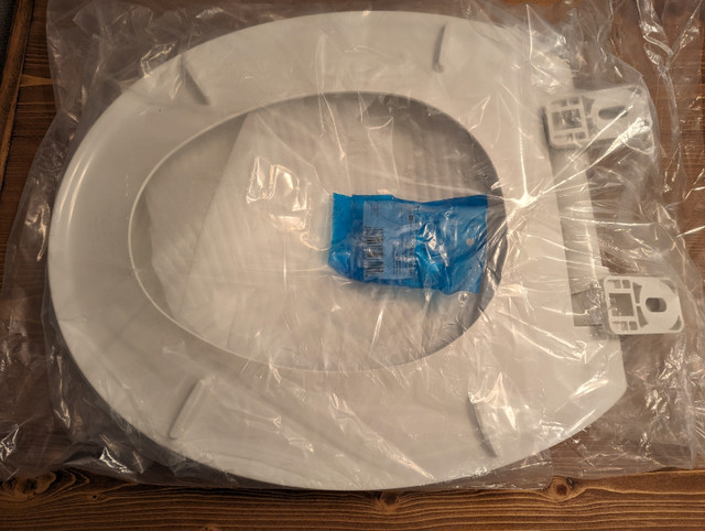 American Standard Toilet Seat *New* in Plumbing, Sinks, Toilets & Showers in Strathcona County - Image 4