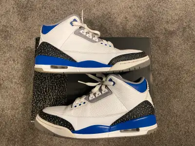 Authentic (Will provide receipt) Great condition Price is negotiable Feel free to message me at any...