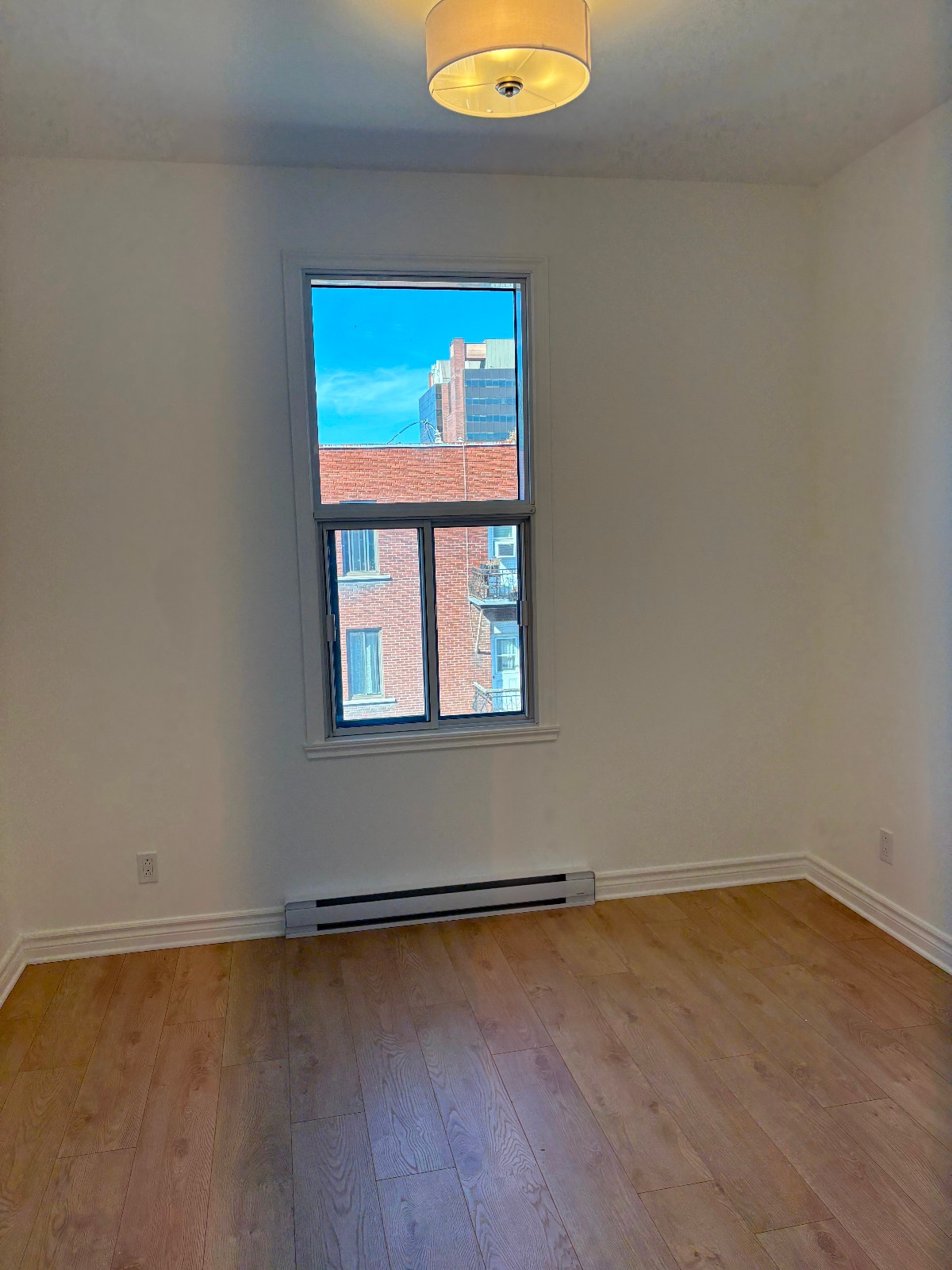 $ 1.950 SUPERBE  5 1/2 (Petite Patrie) — photo 3
