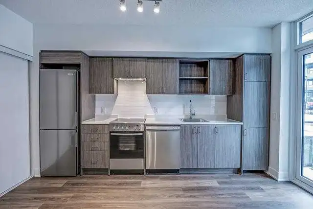 Bachelor unit near Downsview park