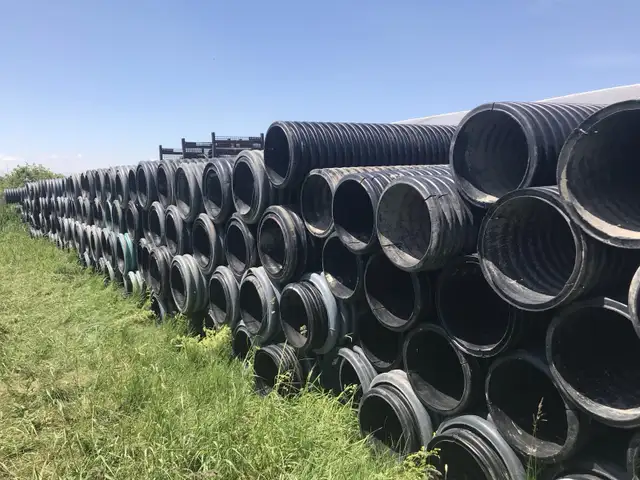 Tuyau de plastique (ponceau) 18" in Other in Drummondville - Image 4