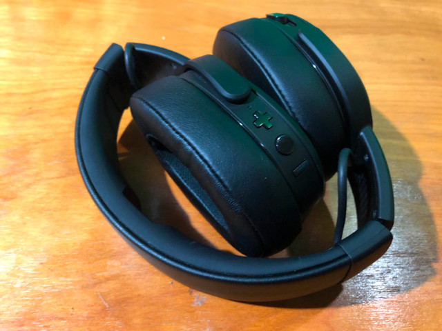 Skullcandy Crusher Wireless Over Ear Bluetooth Headphones in Headphones in Regina - Image 3