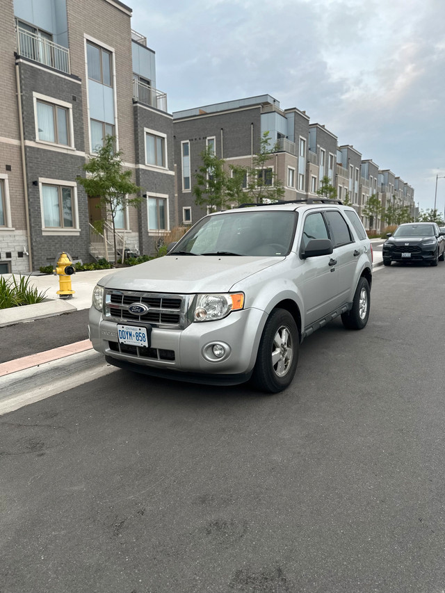 2009 ford escape available for sale  in Cars & Trucks in City of Toronto - Image 2