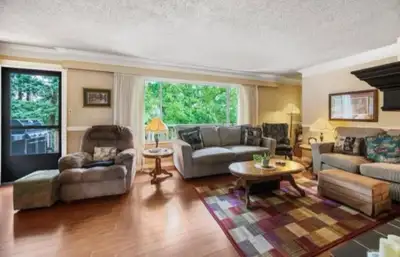 4 bedroom 2 bathroom house Full size kitchen, large living room Separate laundry Large driveway, car...