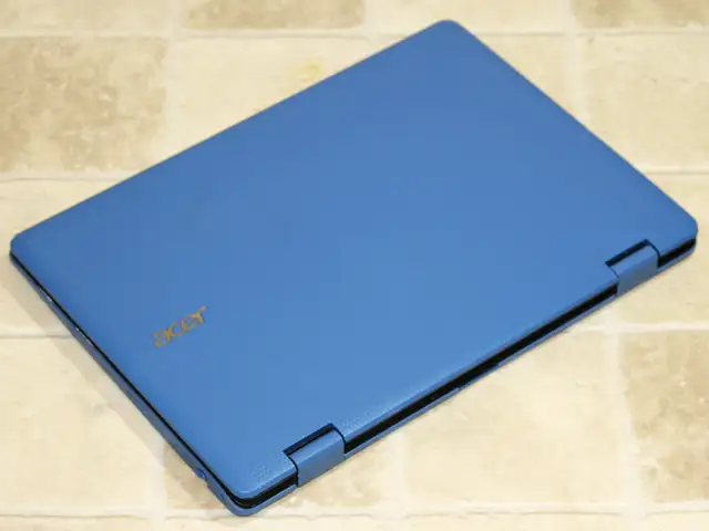 Acer R3 Laptop Computer HDMI Webcam 4GB RAM 32GB SSD 11.6" Touch in Laptops in Edmonton - Image 3