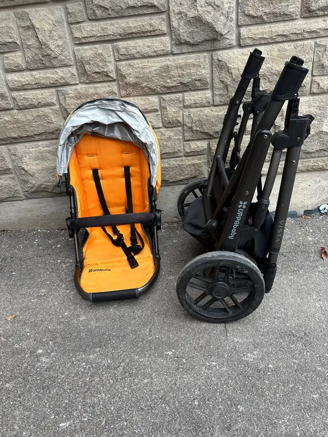 Uppababy Vista stroller and bassinet 2013 in Strollers, Carriers & Car Seats in Markham / York Region - Image 5