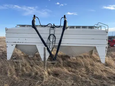 Haul All Seed / Grain Tender box -2 compartment (one 250 bu & one 5.0 T fertilizer ) -two hydraulic...