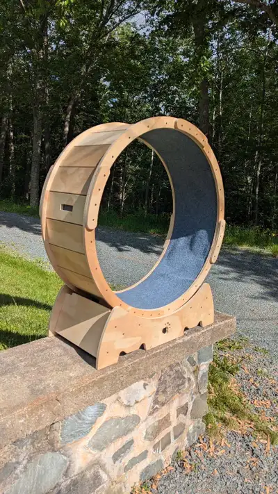 PURR-fectly good NEW Cat Running Wheel! Never used Is your cat training for the midnight Olympics? T...