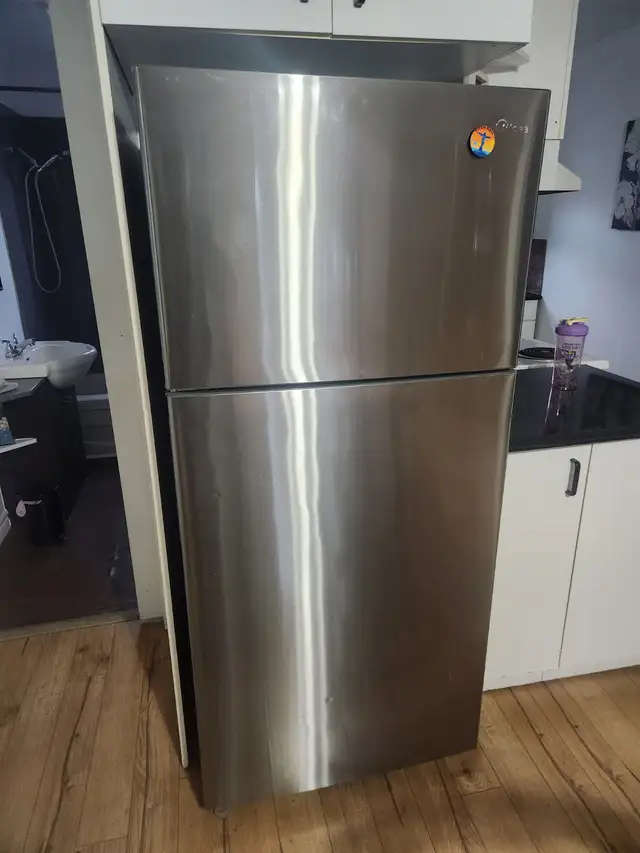 Midea Refrigerator in Refrigerators in Sherbrooke - Image 2
