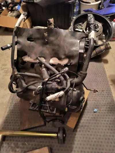 SOLD - Pending pickup 2004-2006 Yamaha R1 motor ~24 000 kms from running bike that was crashed - $25...