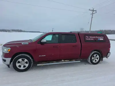 6"4 Contractor truck cap with driver and passenger tool boxes. Delmonico Red Pearl All locks work Ro...