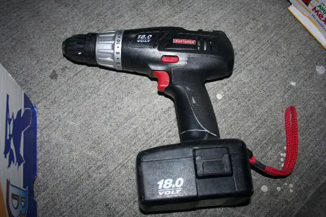 lots of power tools --  drills, saw, stapler and accessories in Power Tools in Calgary - Image 4