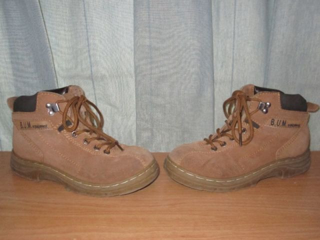 Kids Boots Short Style Brown Size = 3 in Kids & Youth in Markham / York Region - Image 2