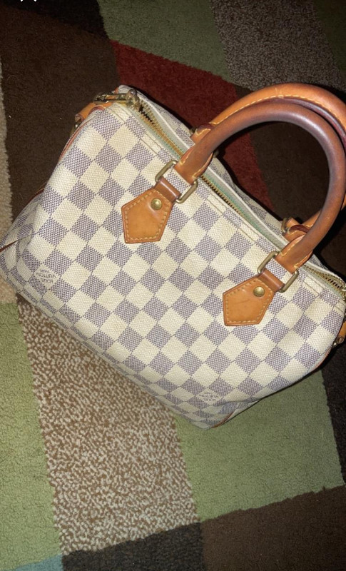 Well loved authentic LV bag in Women's - Bags & Wallets in City of Halifax - Image 2