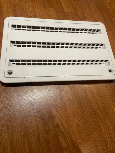 24” Dometic RV fridge vent cover. Polar white, new never install came with a line/crack on corner (s...