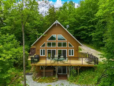 Renting for Holiday. Saint Valentine's Day. Eagle Nest Cottage