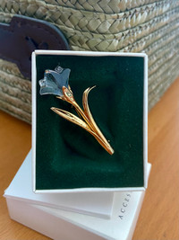 Vintage Swarovski Gold and Crystal Flower Pin