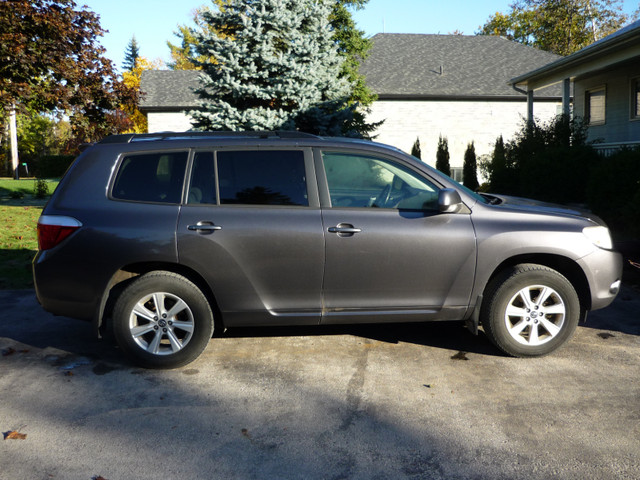 2009 Toyota Highlander Sport V6 AWD in Cars & Trucks in Peterborough - Image 2