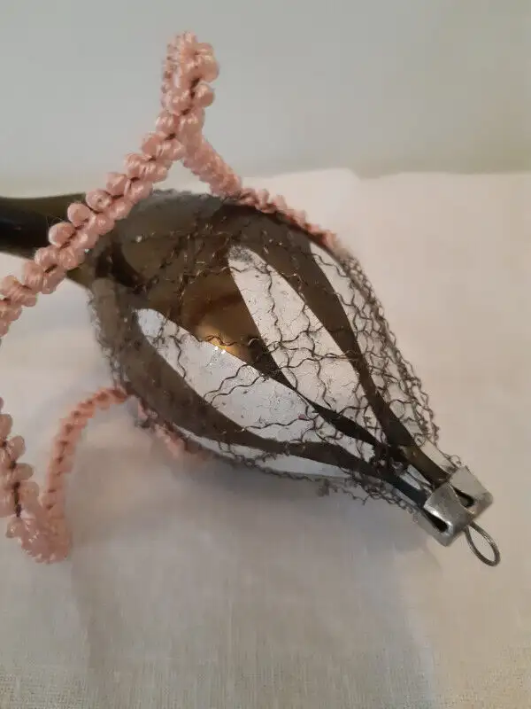 VINTAGE BLOWN MERCURY GLASS WIRE WRAPPED SWAN XMAS TREE ORNAMENT in Arts & Collectibles in Ottawa - Image 8