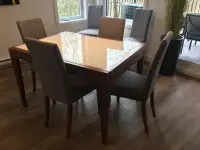Table à diner avec 6 chaises