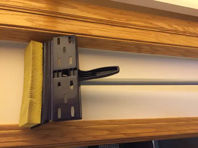 2. Windows mop with long handle64141841251843122