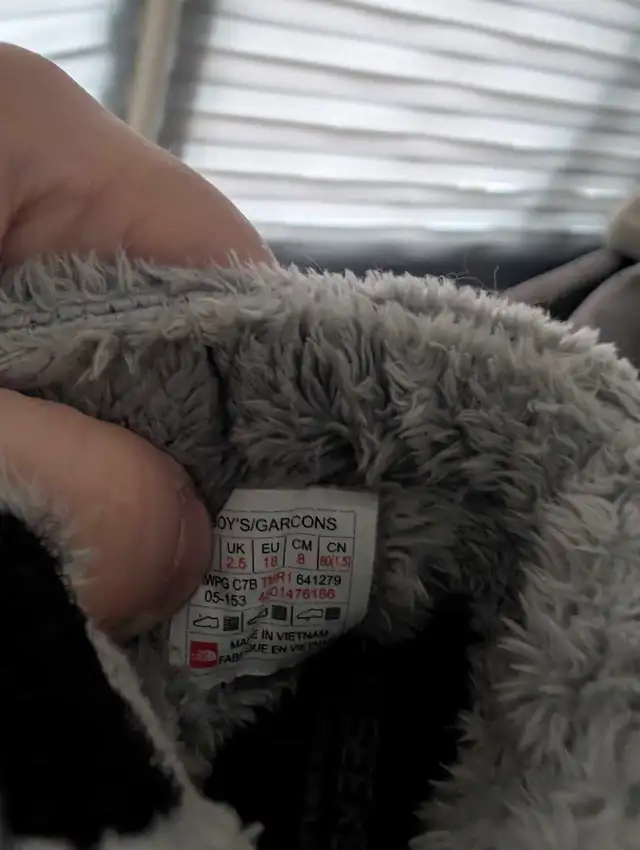 pantoufles the North face in Kids & Youth in Laval / North Shore - Image 3