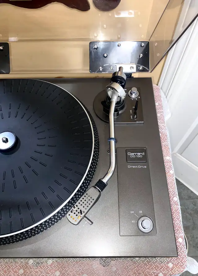 Garrard DD-130 Vintage Direct Drive TurnTable, Fully Manual in Stereo Systems & Home Theatre in Ottawa - Image 4